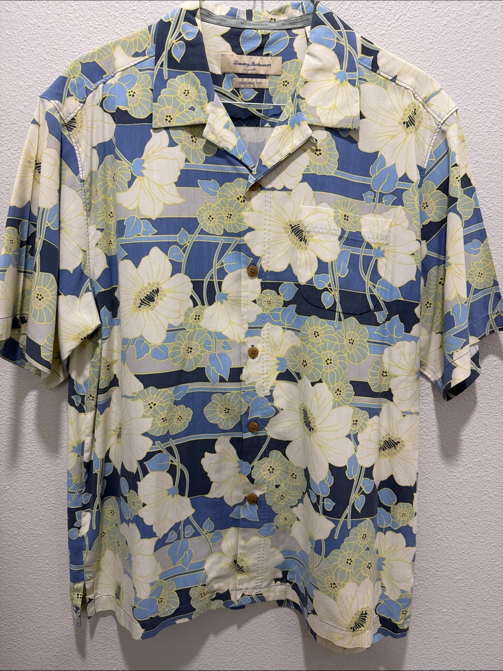 Tommy Bahama 100% Silk Blue and Cream Floral Button Down